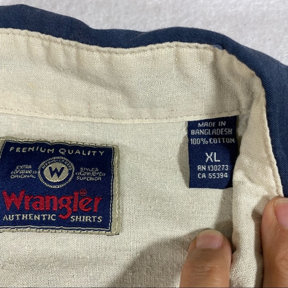 Wrangler Men’s Button Down Shirt XLG Blue Short Sleeve Casual Button Down Shirt - Picture 3 of 7